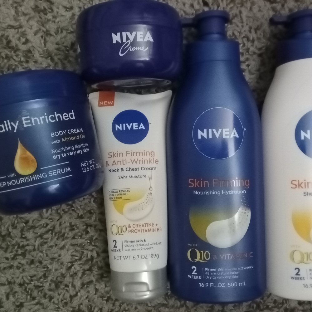 NIVEA Skin Care Set - Blue and White